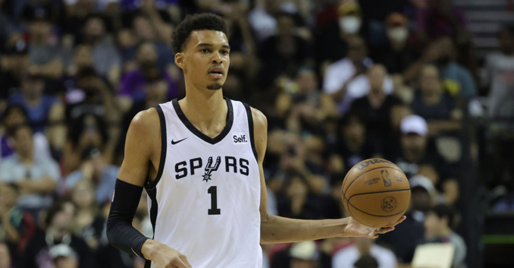  文班亚马盖帽三双，马刺力克灰熊