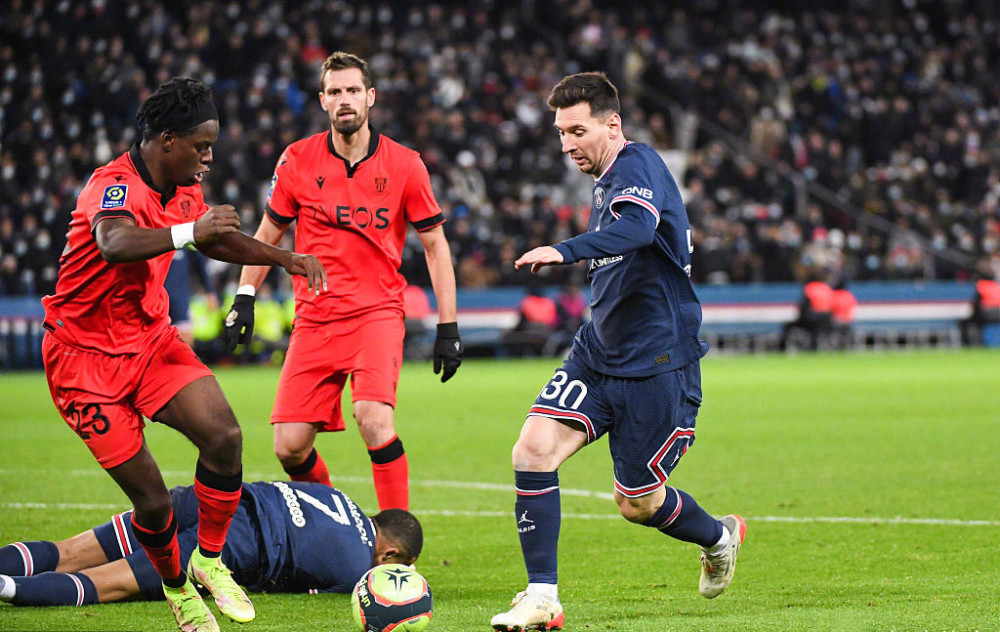  切尔西斯特林失单刀遭球迷质疑  