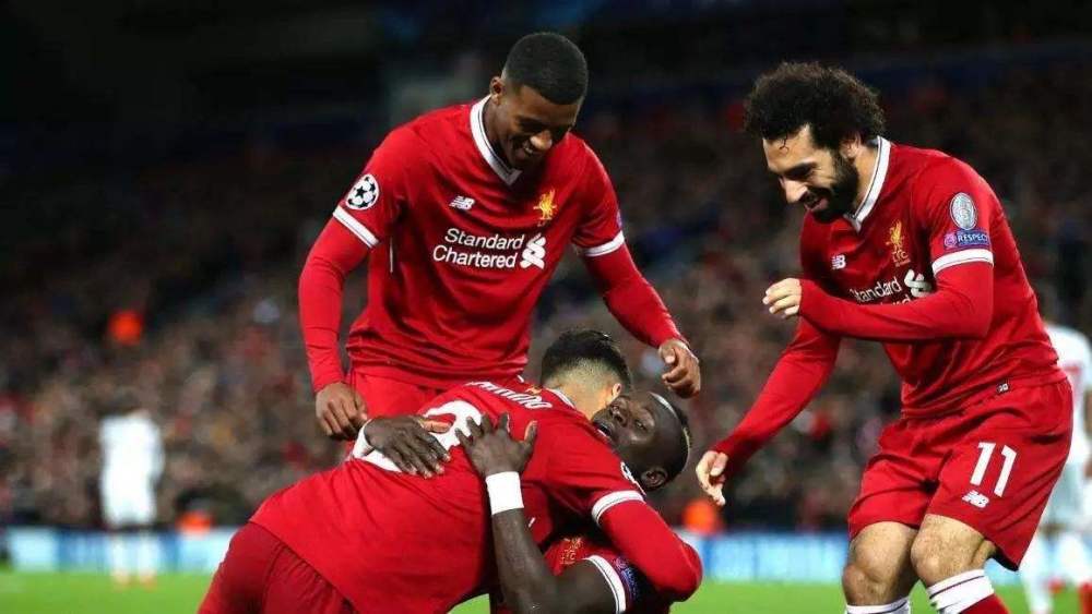  哈兰德双响炮，助曼城登顶积分榜彰显实力